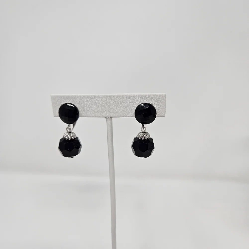 Vintage Crown Trifari Black Faceted Glass Bead Earrings Dangle Clip On Signed